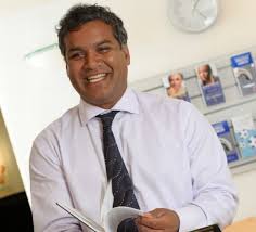 Professor Raj Persad - expert in the diagnosis and treatment of prostate disease including robotic prostatectomy
